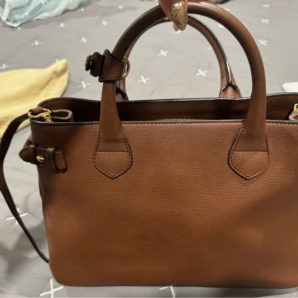 .Authentic Burberry  Leather Handbag with Structured Shape and Rolled Handles - Picture 1 of 6